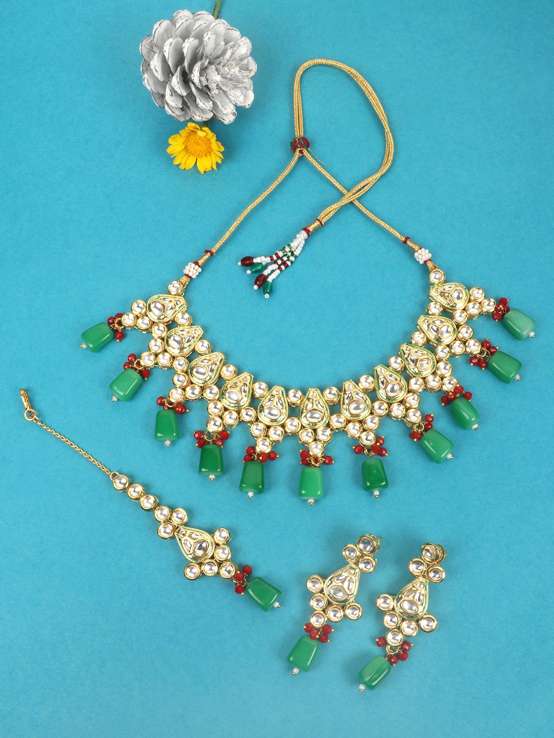 

JEWELS GEHNA Gold-Plated White Kundan-Studded & Green Beaded Vilandi Jewellery Set