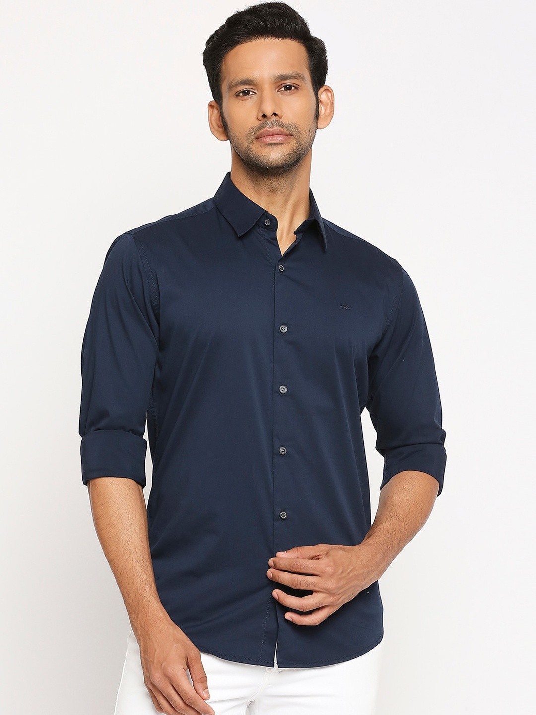 

Mufti Men Navy Blue Slim Fit Solid Casual Shirt