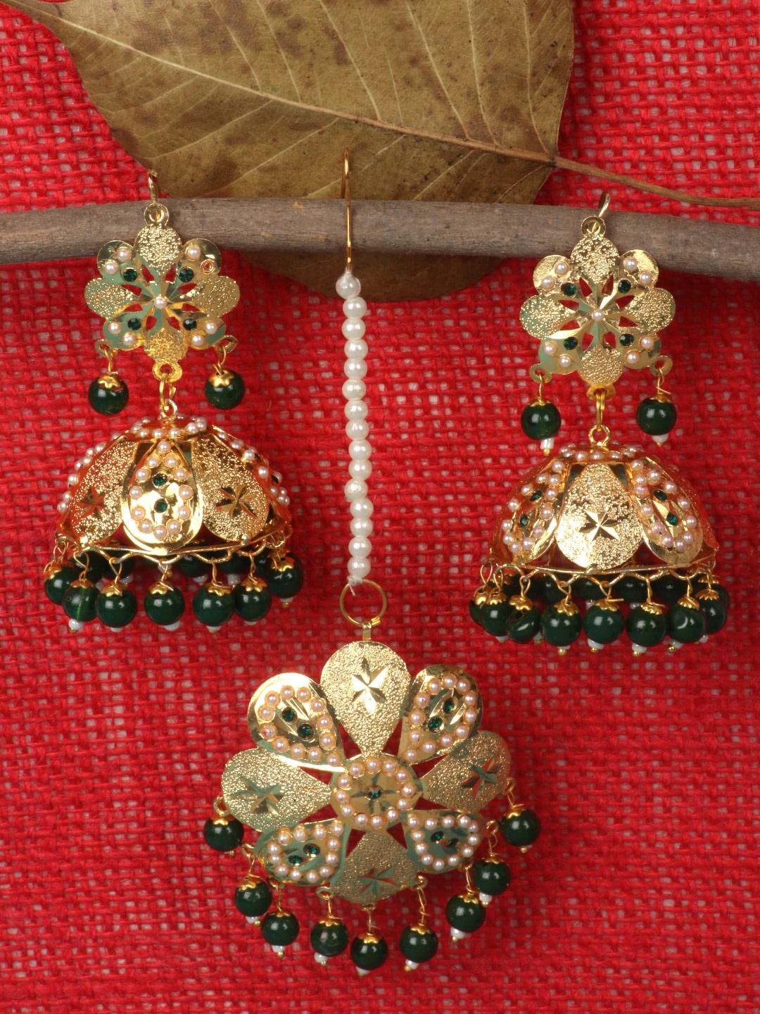 

JEWELS GEHNA Gold-Plated White & Green Pearl Beaded Jewellery Set