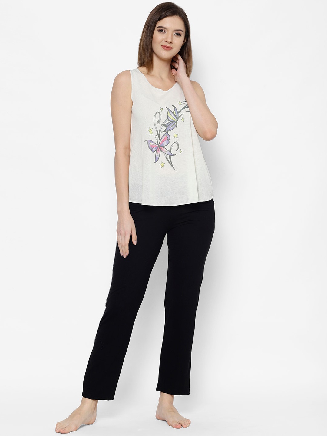 

VIMAL JONNEY Women Cream-Coloured & Purple Printed Night suit