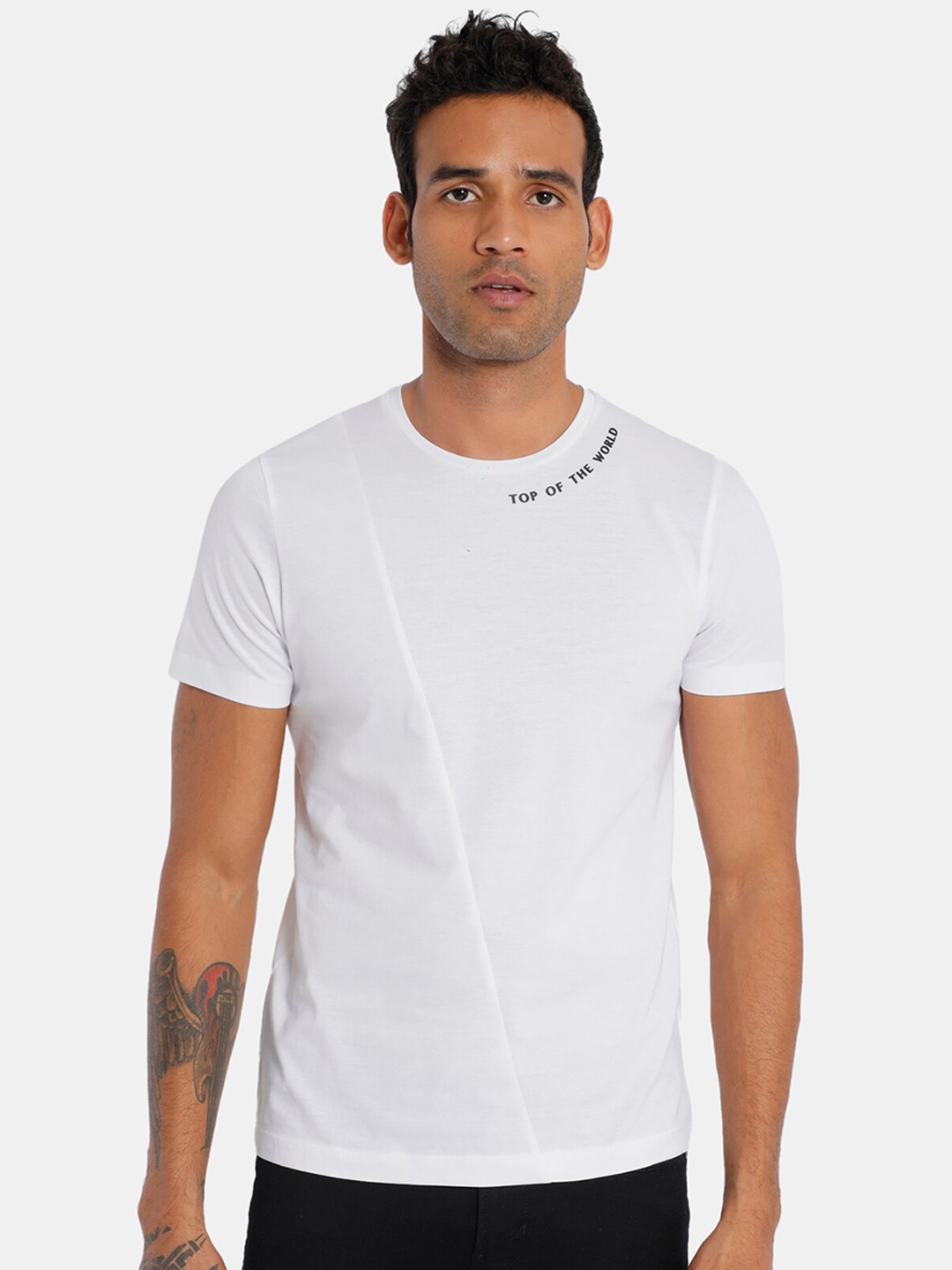 

Arrow New York Men White Solid Round Neck T-shirt