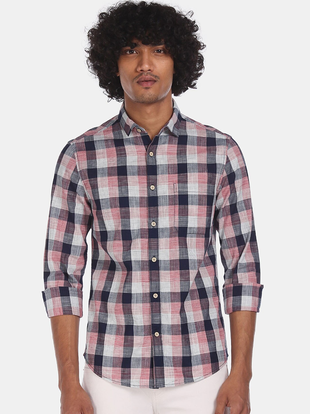 

Cherokee Men Navy Blue & Pink Regular Fit Checked Casual Shirt