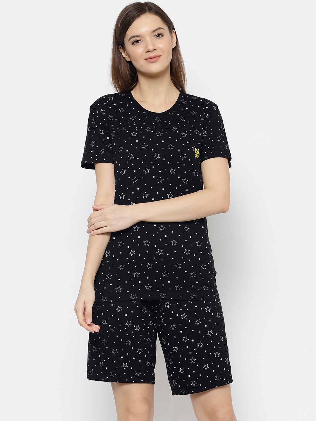 

VIMAL JONNEY Women Black & White Printed Night Suit
