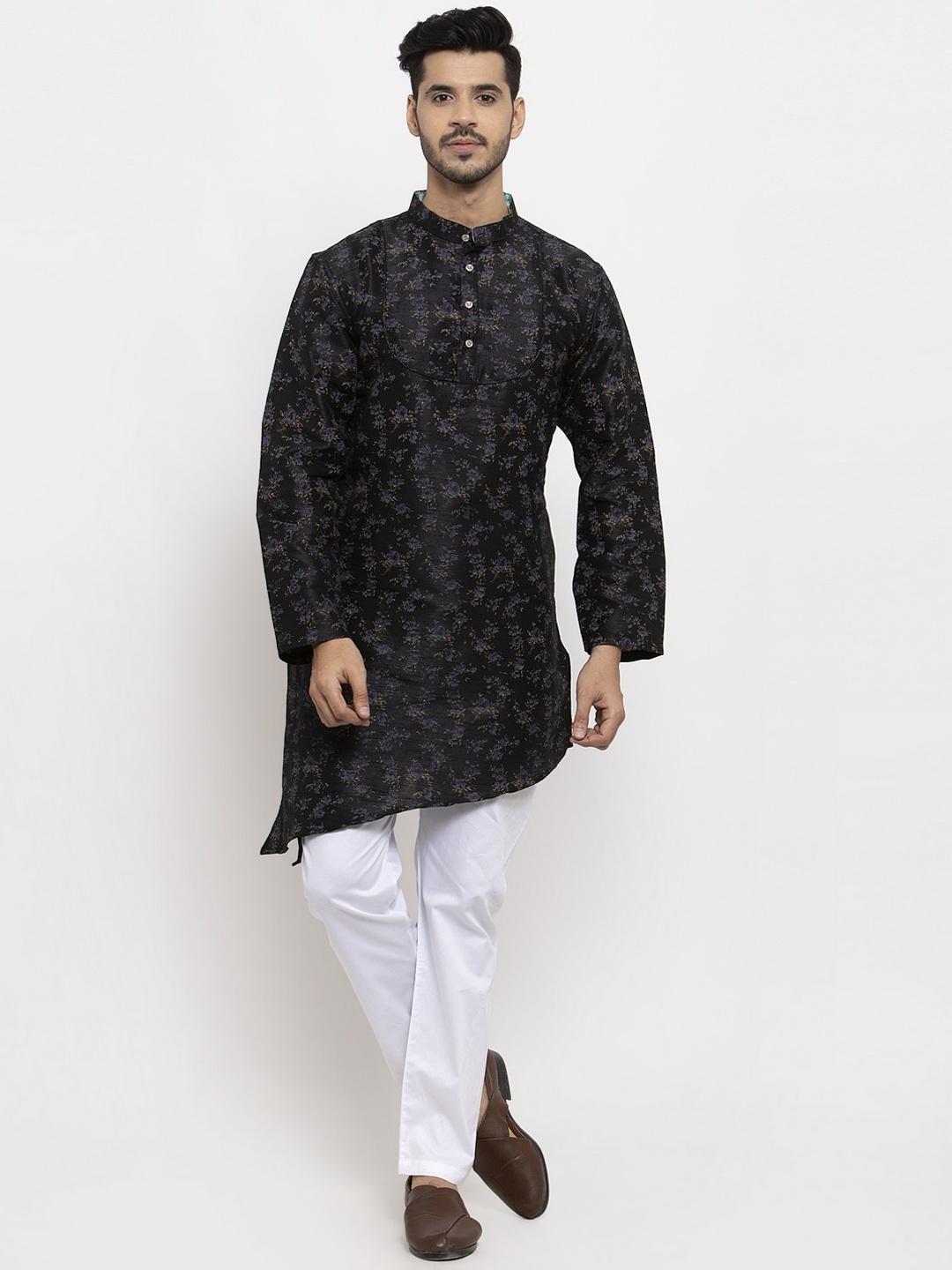 

KLOTTHE Men Black Printed Kurta