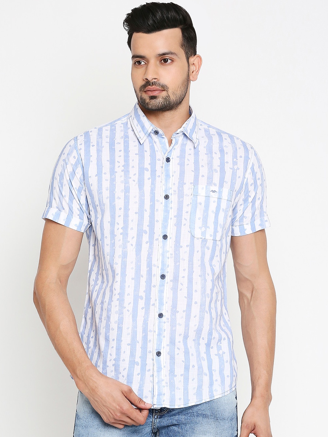 

Mufti Men White & Blue Slim Fit Striped Cotton Casual Shirt