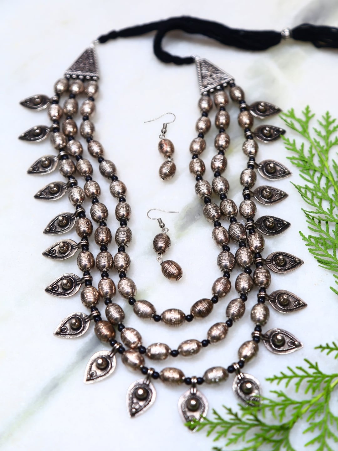 

Crunchy Fashion Antique Gold-Toned & Black Rhodium-Plated Jewellery Set