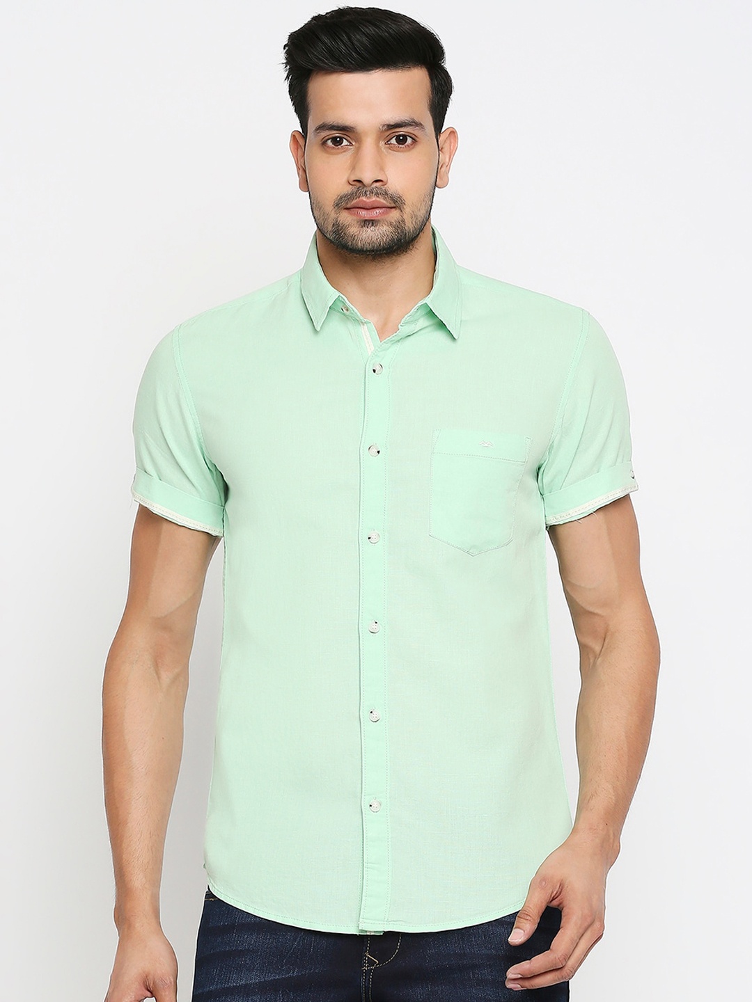 

Mufti Men Green Slim Fit Solid Casual Shirt