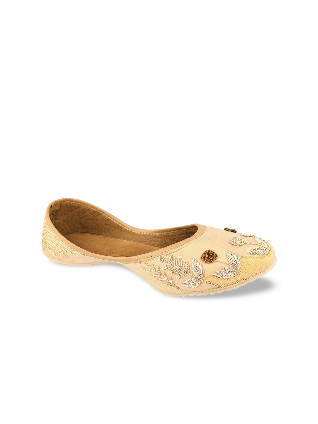 

DESI COLOUR Women Gold-Toned Embellished Mojaris