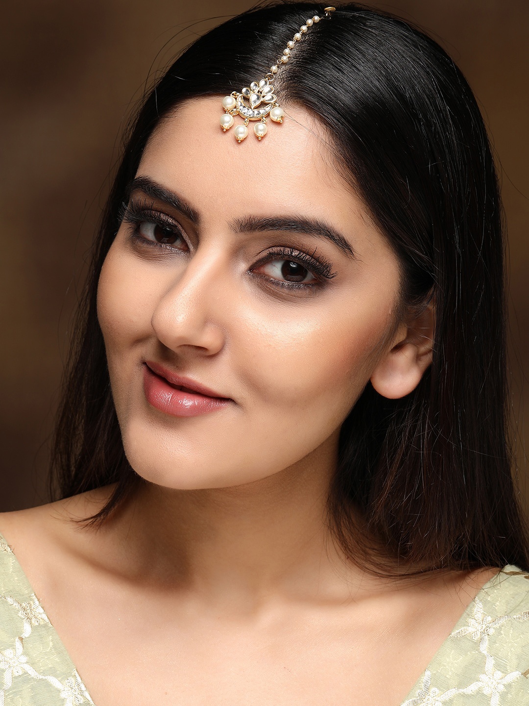

Rubans Off-White 24K Gold-Plated Kundan Studded & Beaded Handcrafted Maang Tikka