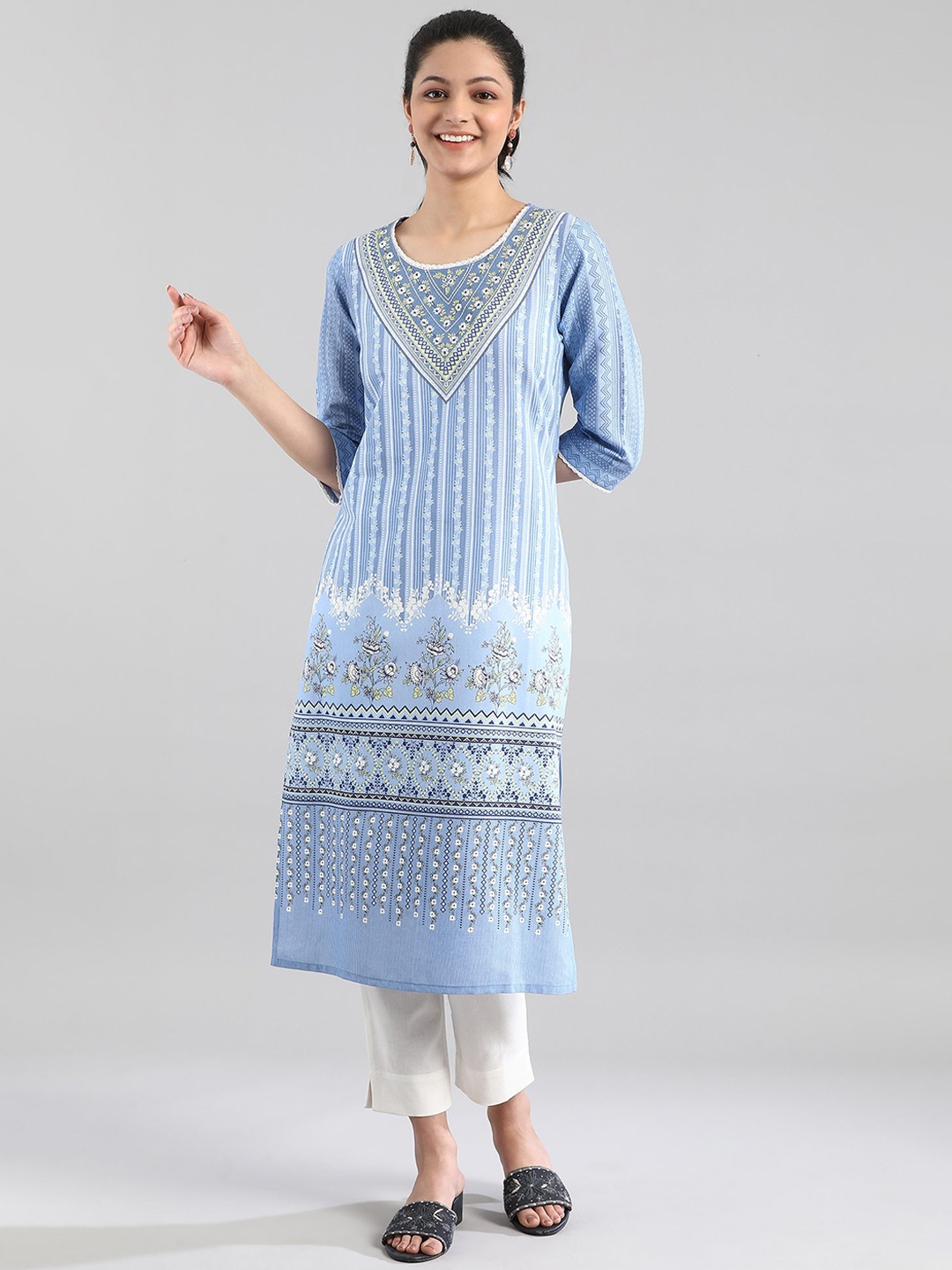 

AURELIA Women Blue Floral Printed Kurta