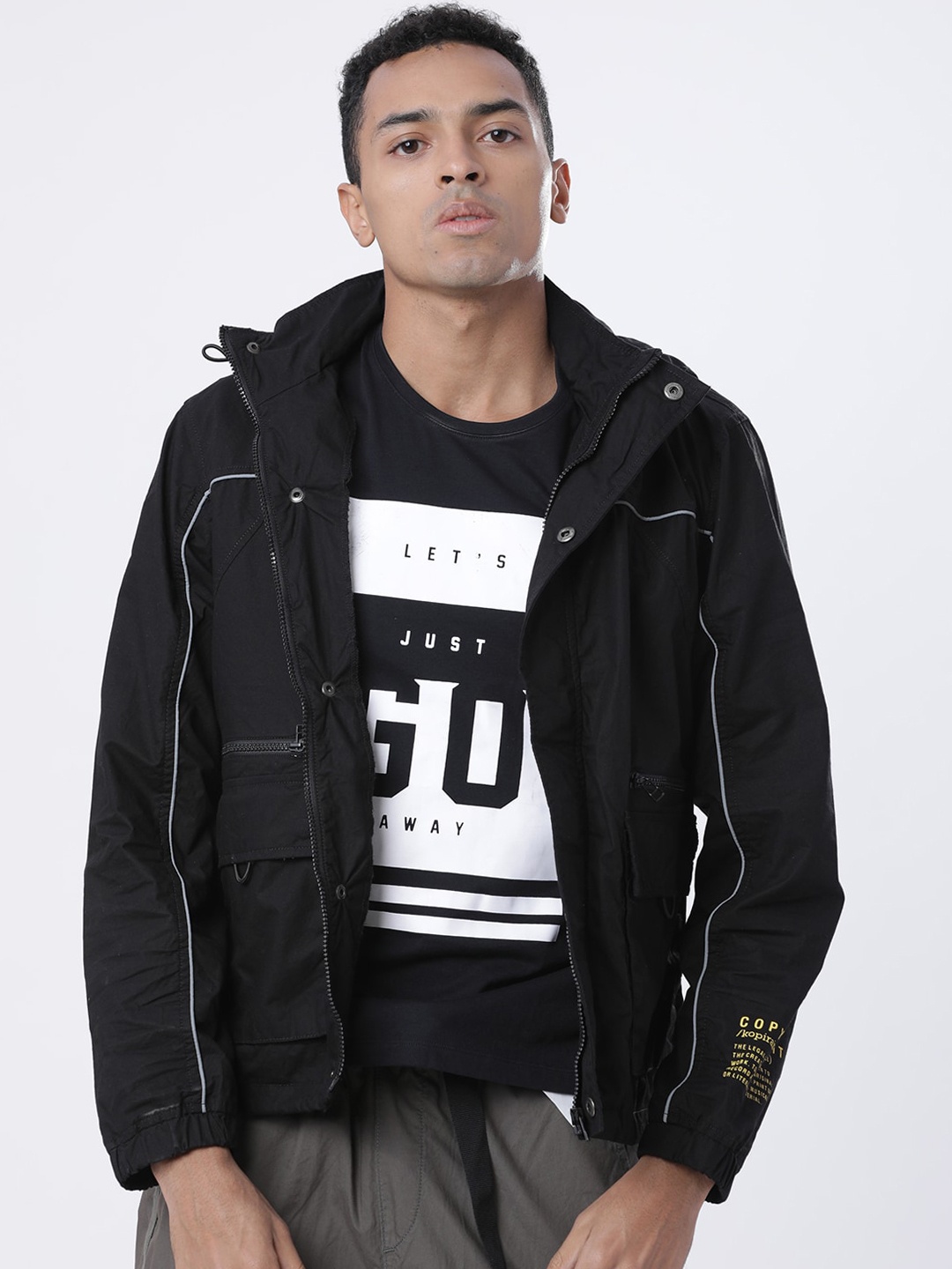 

HIGHLANDER Men Black Solid Lightweight Sporty Jacket