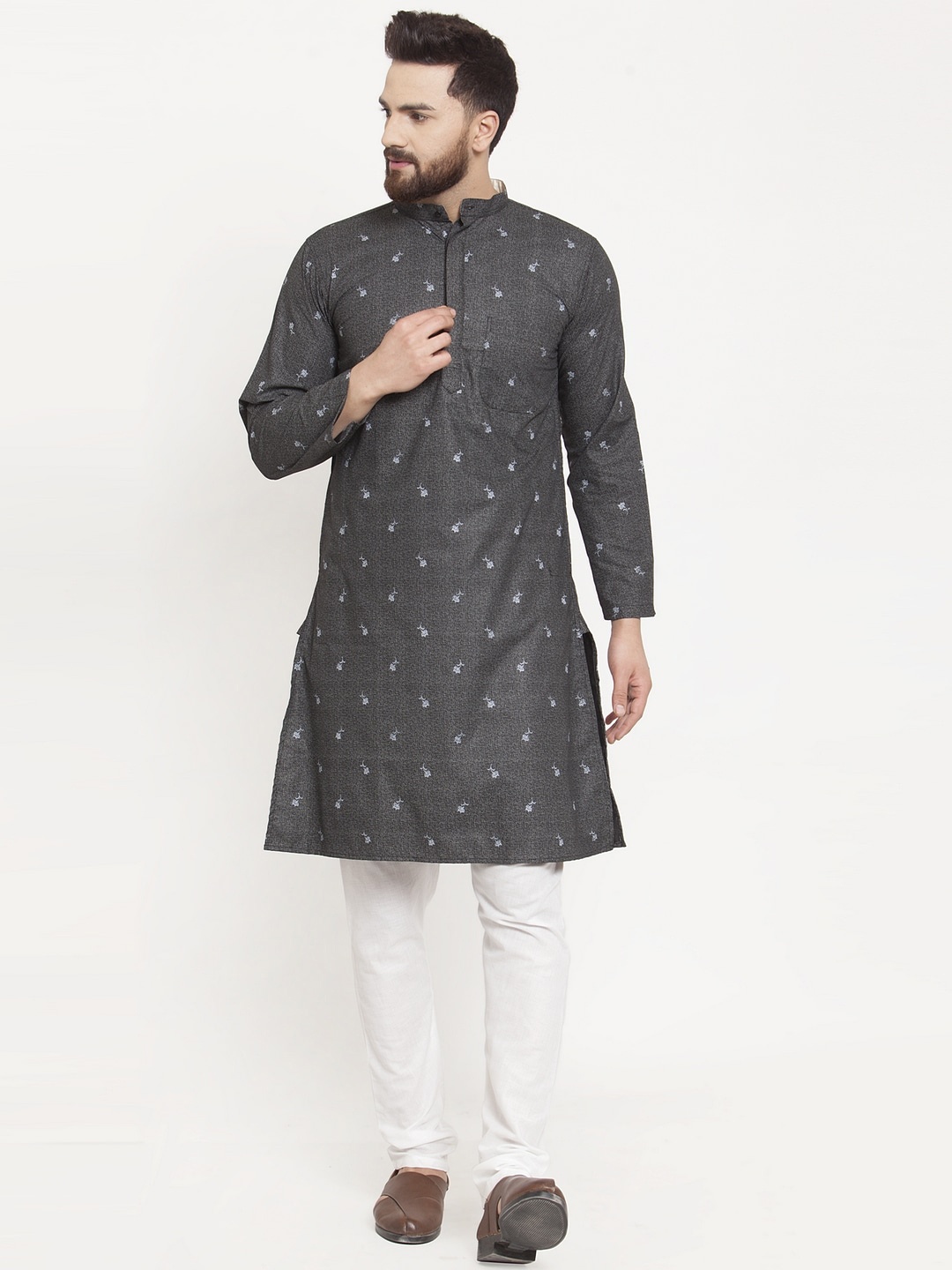 

KLOTTHE Men Black & Off White Floral Printed Kurta