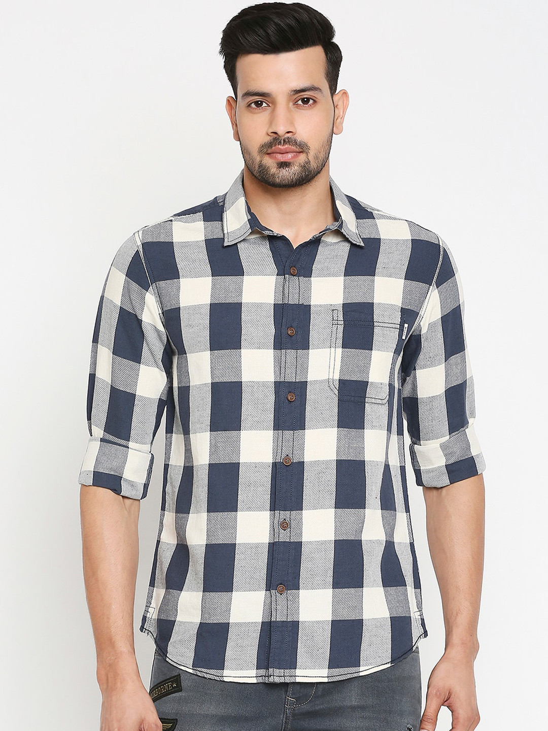 

Mufti Men Navy Blue & Off-White Slim Fit Checked Cotton Linen Casual Shirt