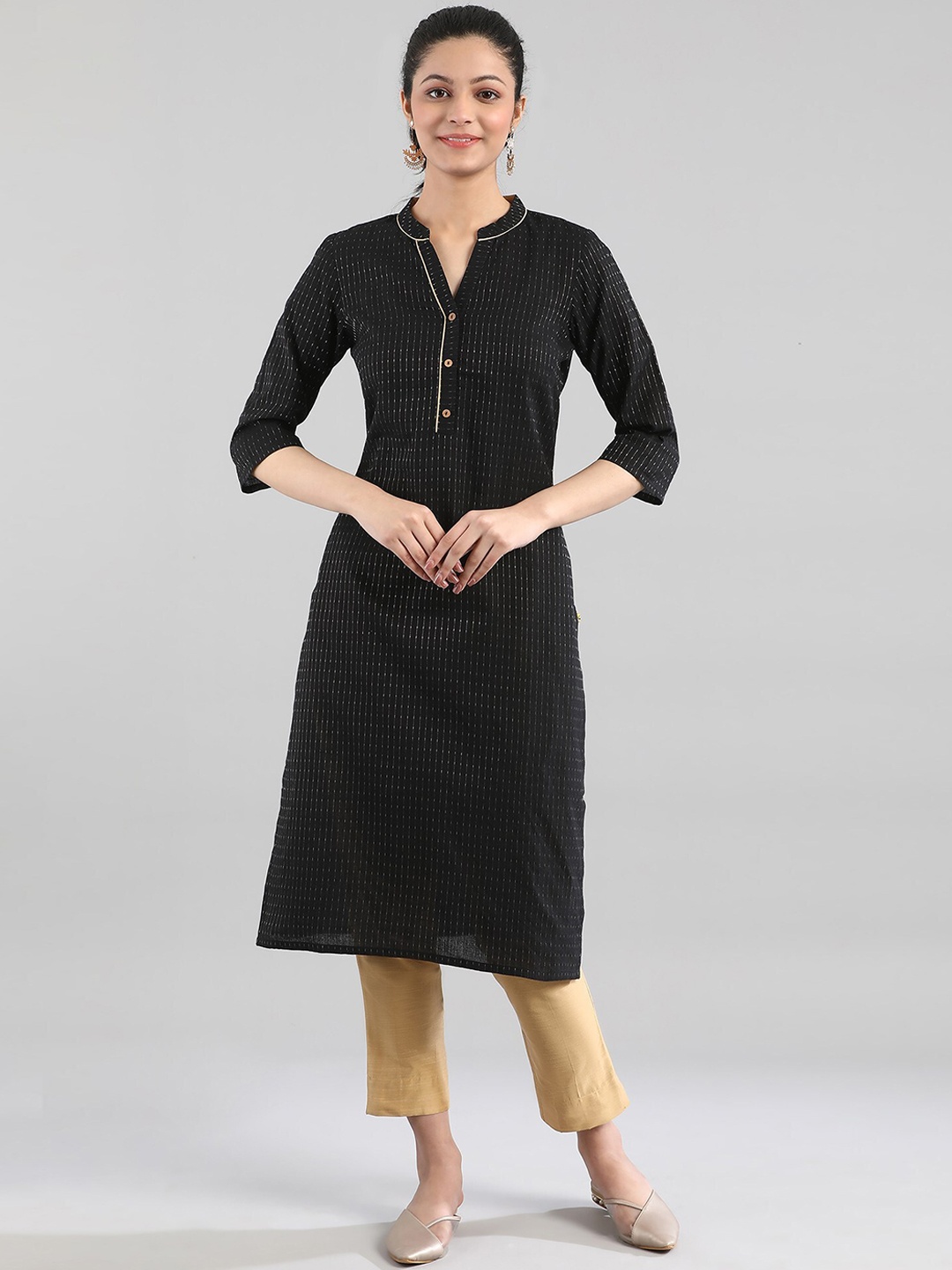 

AURELIA Women Black Striped Straight Kurta