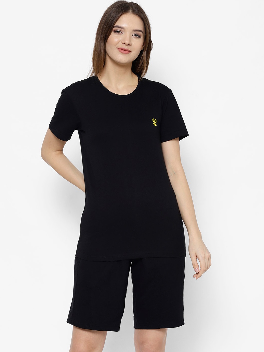 

VIMAL JONNEY Women Black & Yellow Solid Night Suit
