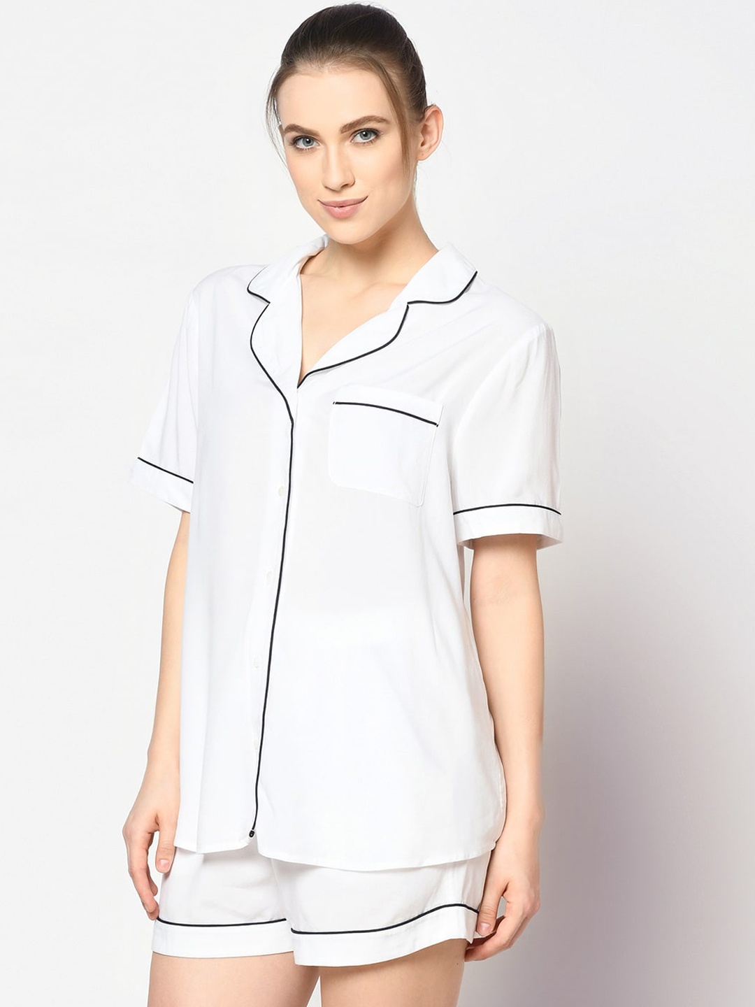 

SQew Women White & Black Solid Night suit