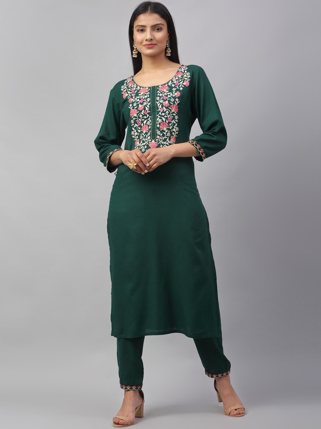 

ANAISA Women Green Embroidered Kurta with Trousers