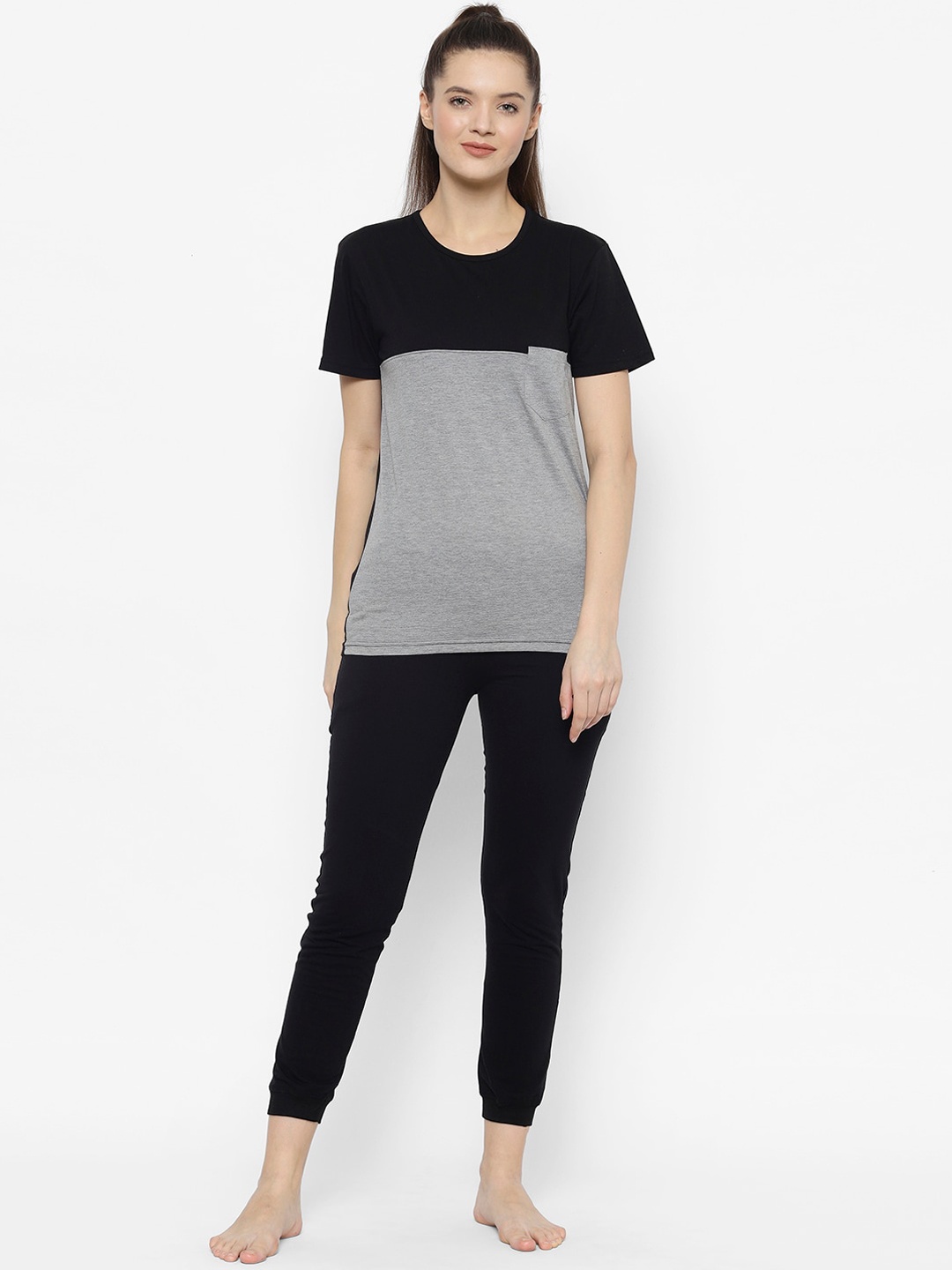 

VIMAL JONNEY Women Black & Grey Colourblocked Night Suit