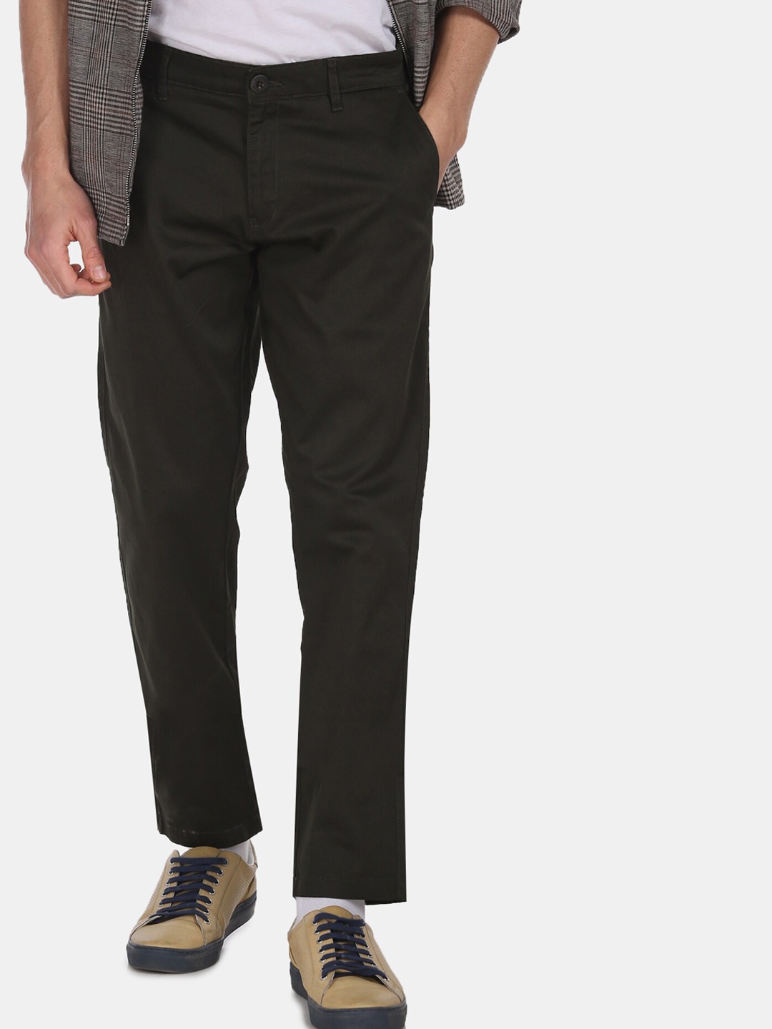 

Ruggers Men Olive Green Regular Fit Solid Regular Trousers