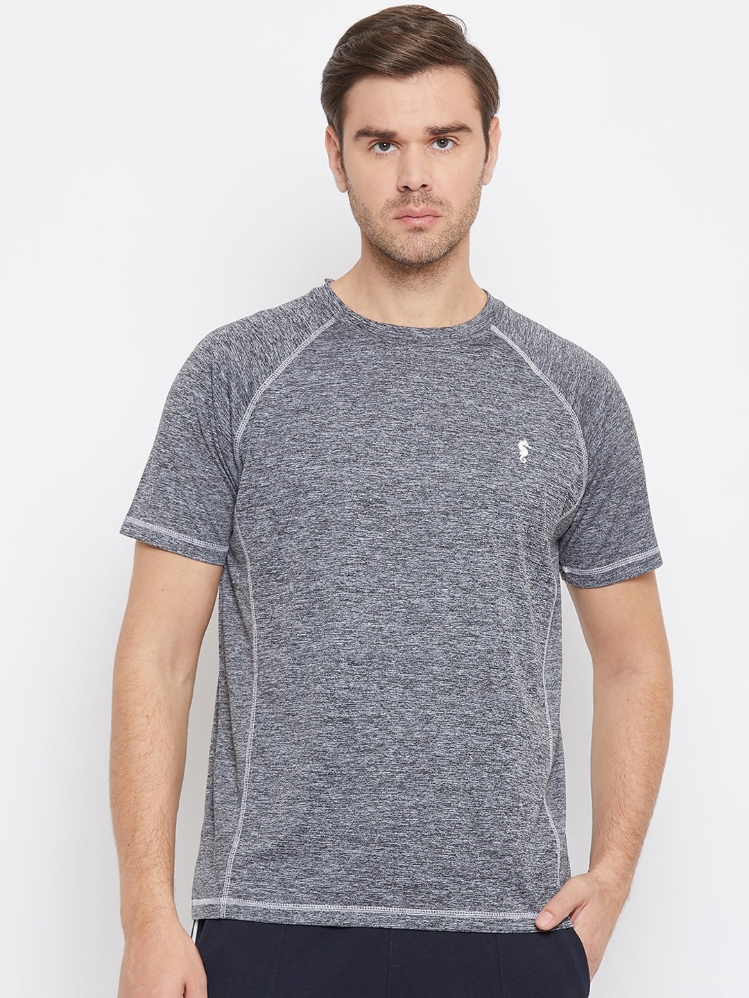 

EPPE Men Grey Solid Round Neck T-shirt