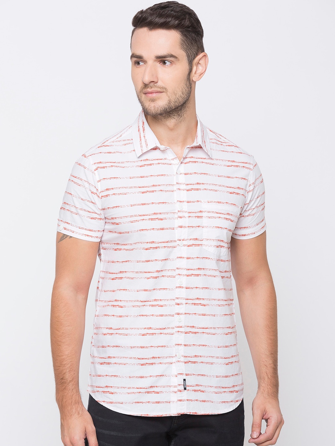 

SPYKAR Men White & Peach-Coloured Slim Fit Printed Casual Cotton Shirt
