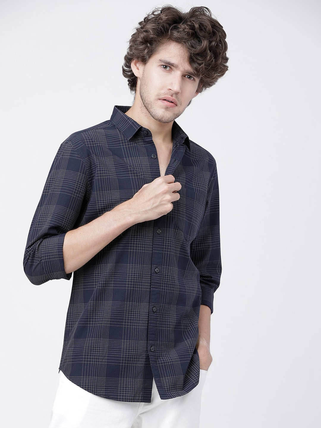 

HIGHLANDER Men Navy Blue & White Slim Fit Checked Casual Shirt