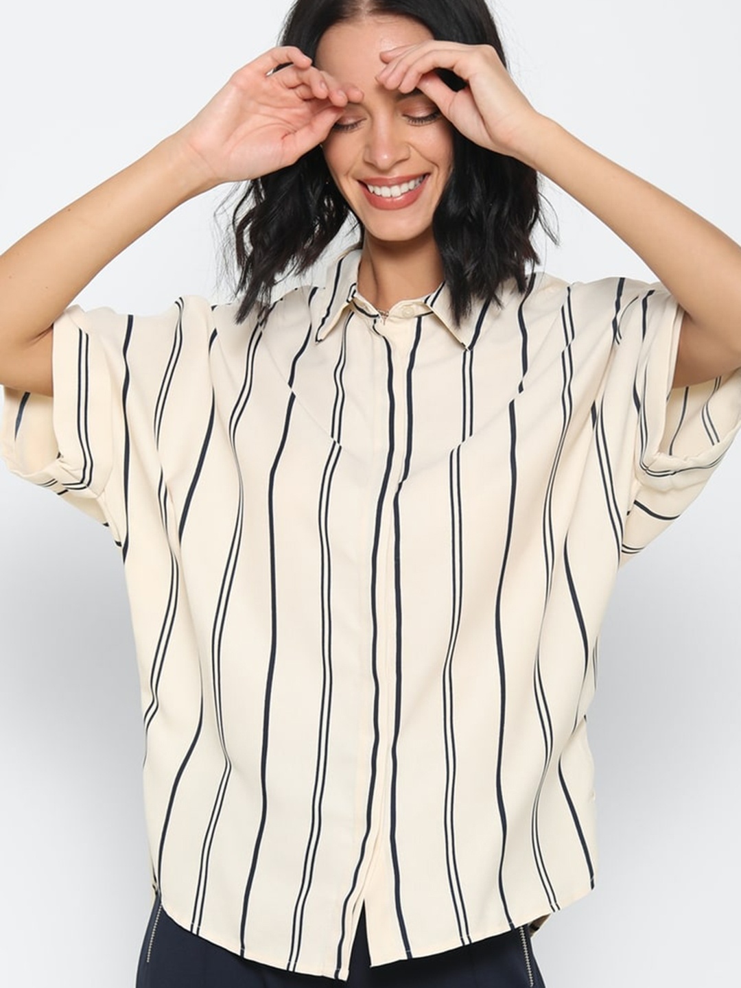 

FOREVER 21 Women Off-White & Black Regular Fit Striped Casual Dolman Shirt