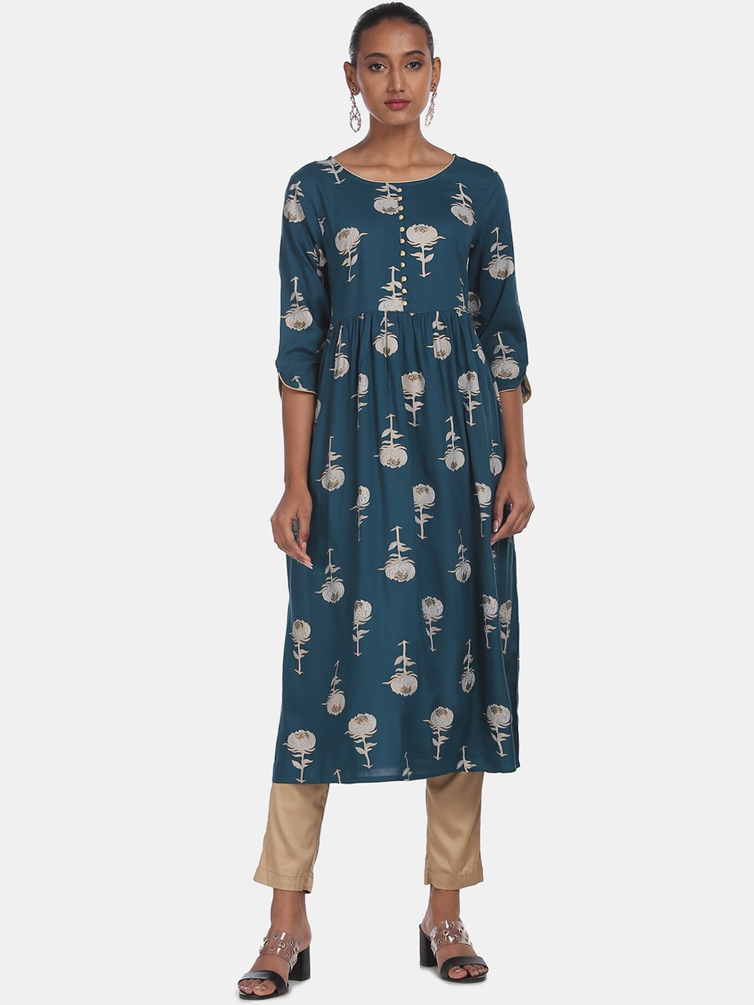 

Anahi Women Teal & Off White Floral Printed Anarkali Kurta