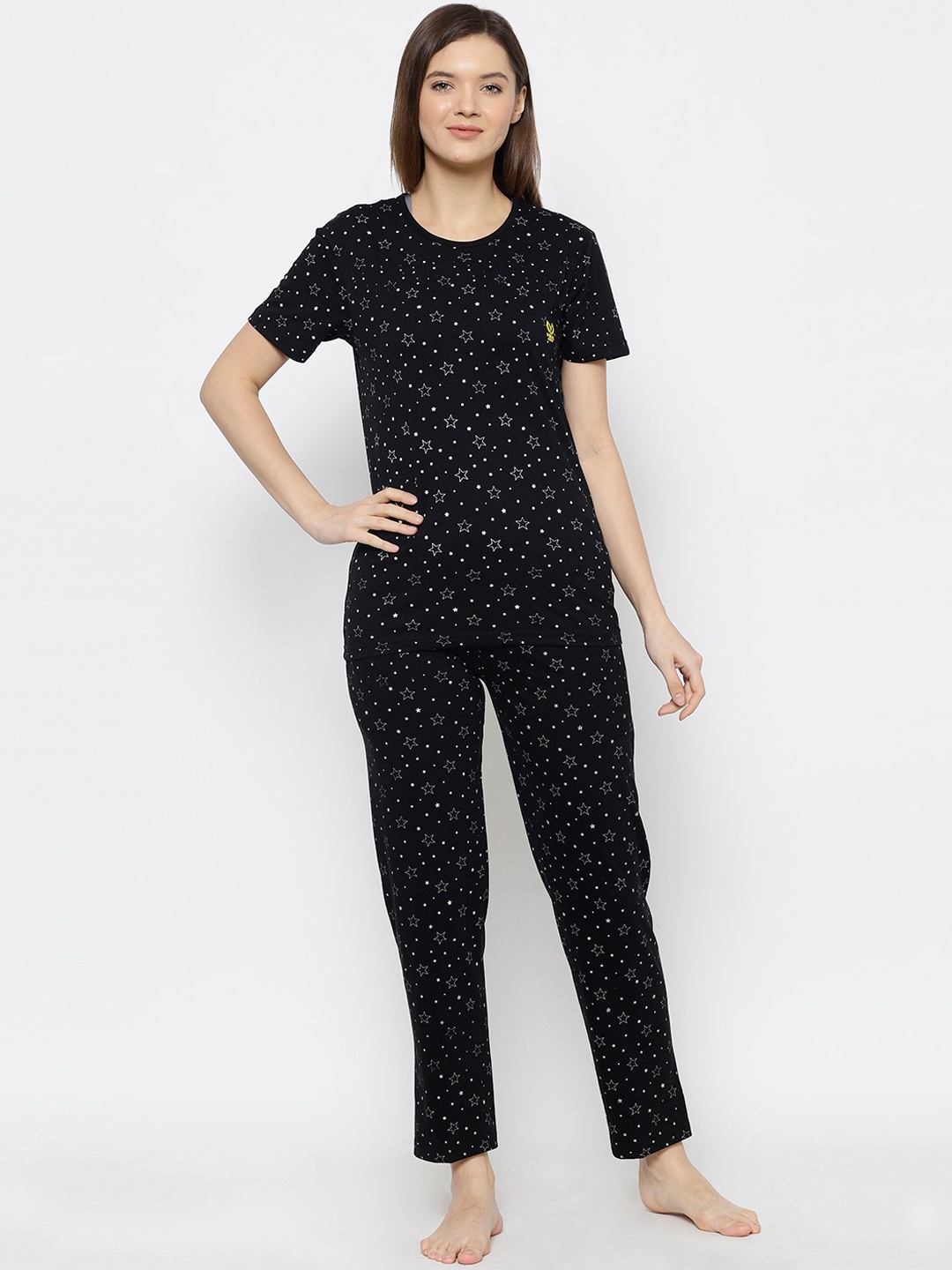 

VIMAL JONNEY Women Black & White Printed Night suit