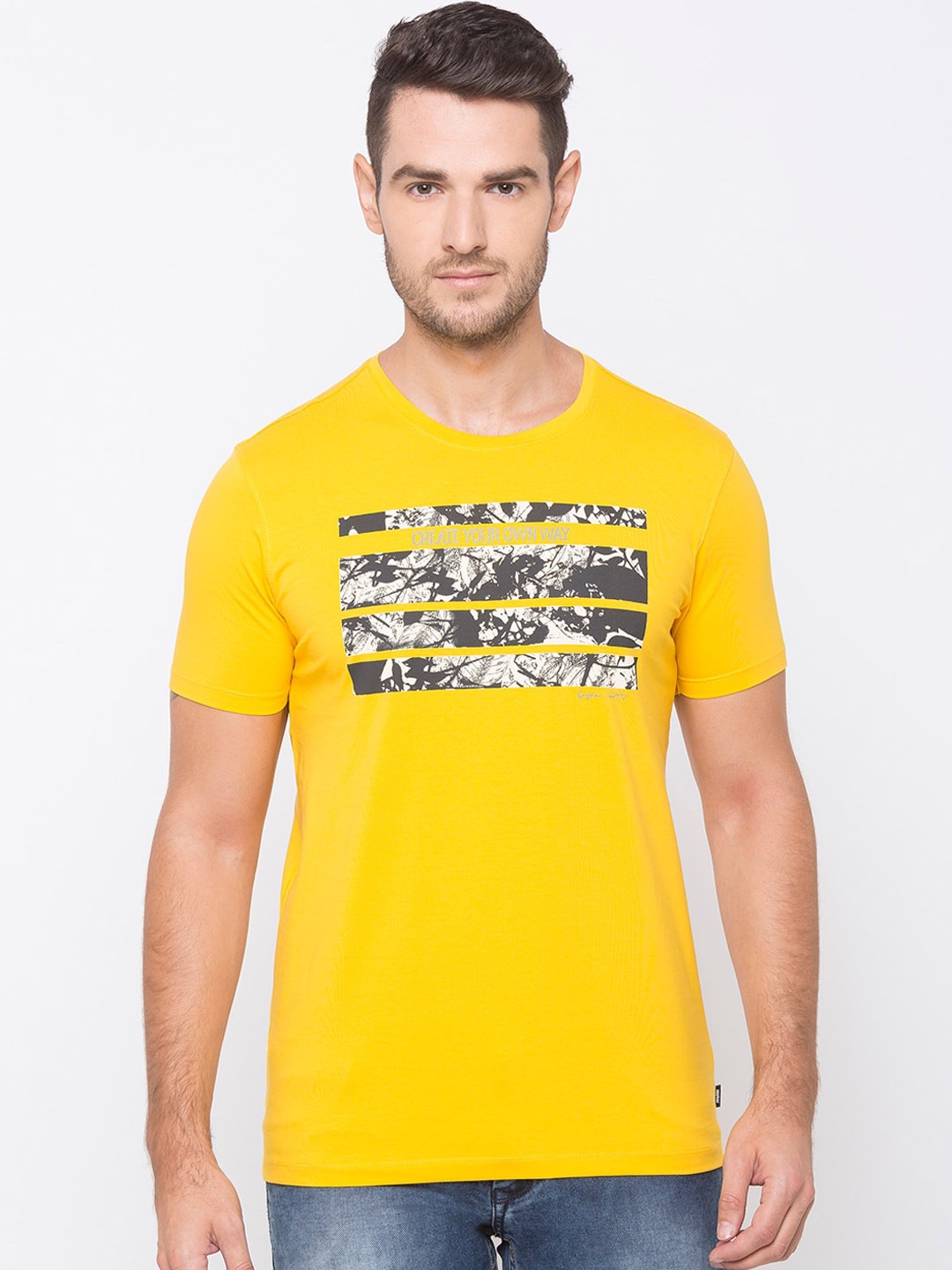 

SPYKAR Men Yellow Solid Round Neck T-shirt