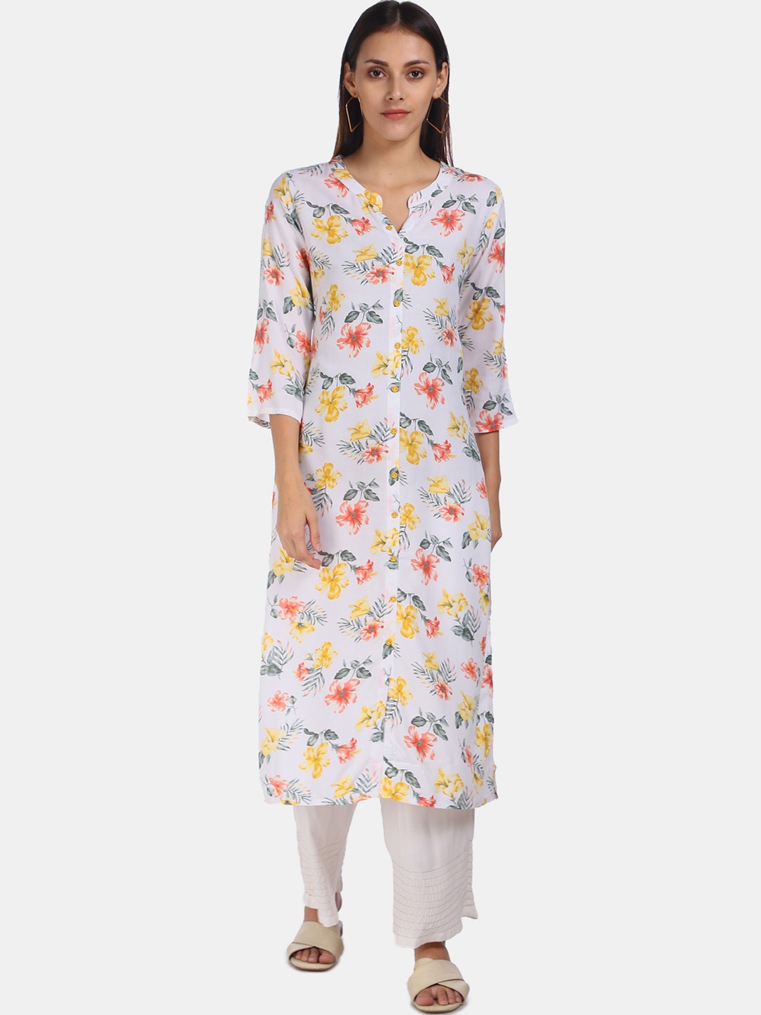 

Karigari Women White Floral Printed Kurta