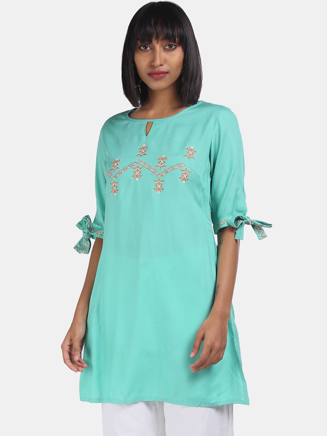 

Karigari Women Turquoise Blue & Brown Geometric Yoke Design Keyhole Neck Thread Work Kurta