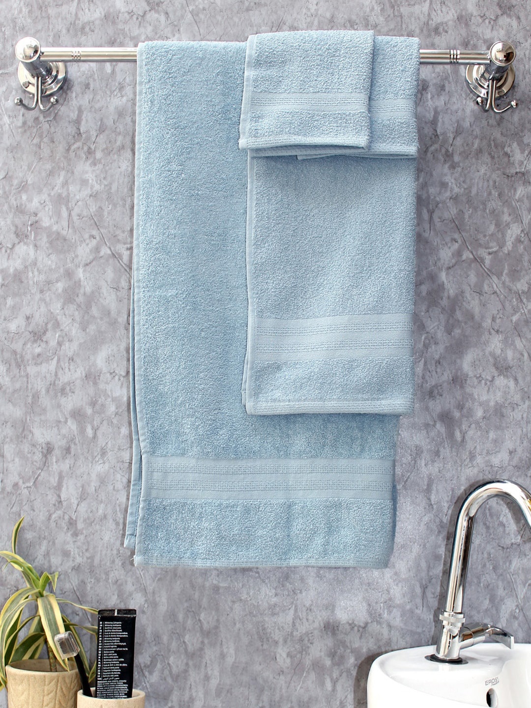 

AVI Living Blue Set Of 4 Solid 400 GSM Quick Dry Anti-Microbial Towel Set