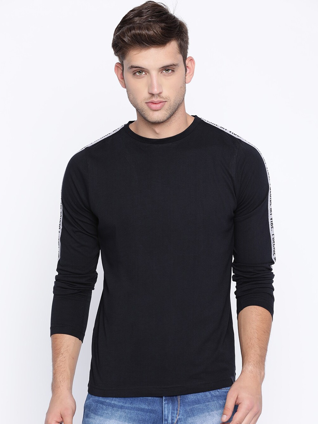 

Basics Men Black Solid Round Neck T-shirt