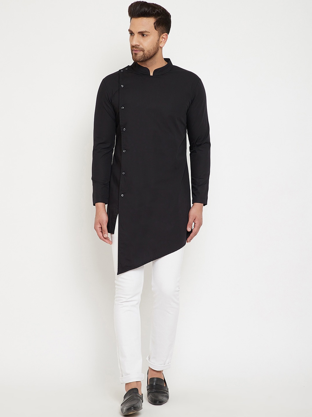 

Hypernation Men Black Solid Kurta