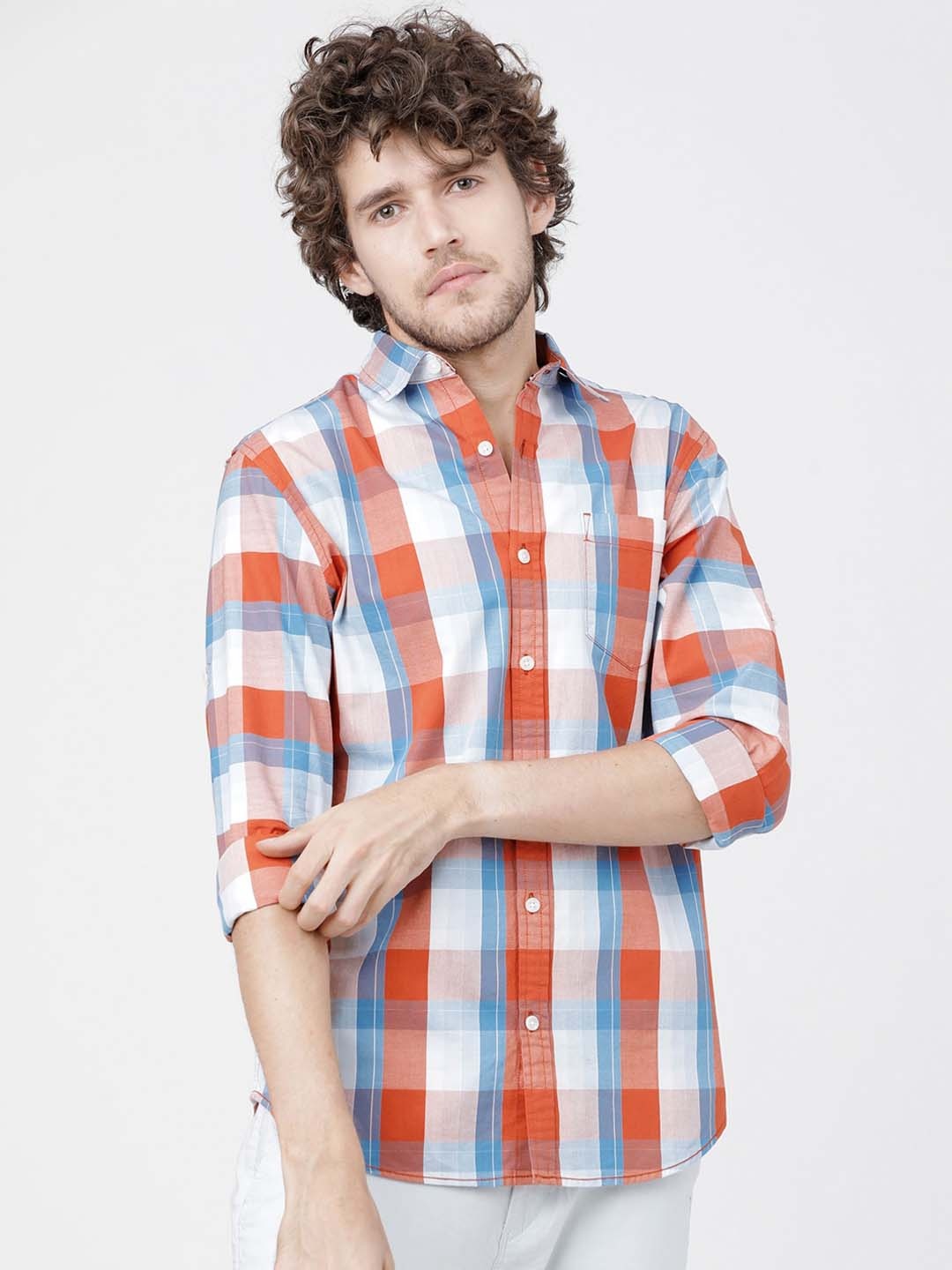 LOCOMOTIVE Men White & Coral Slim Fit Checked Casual Shirt