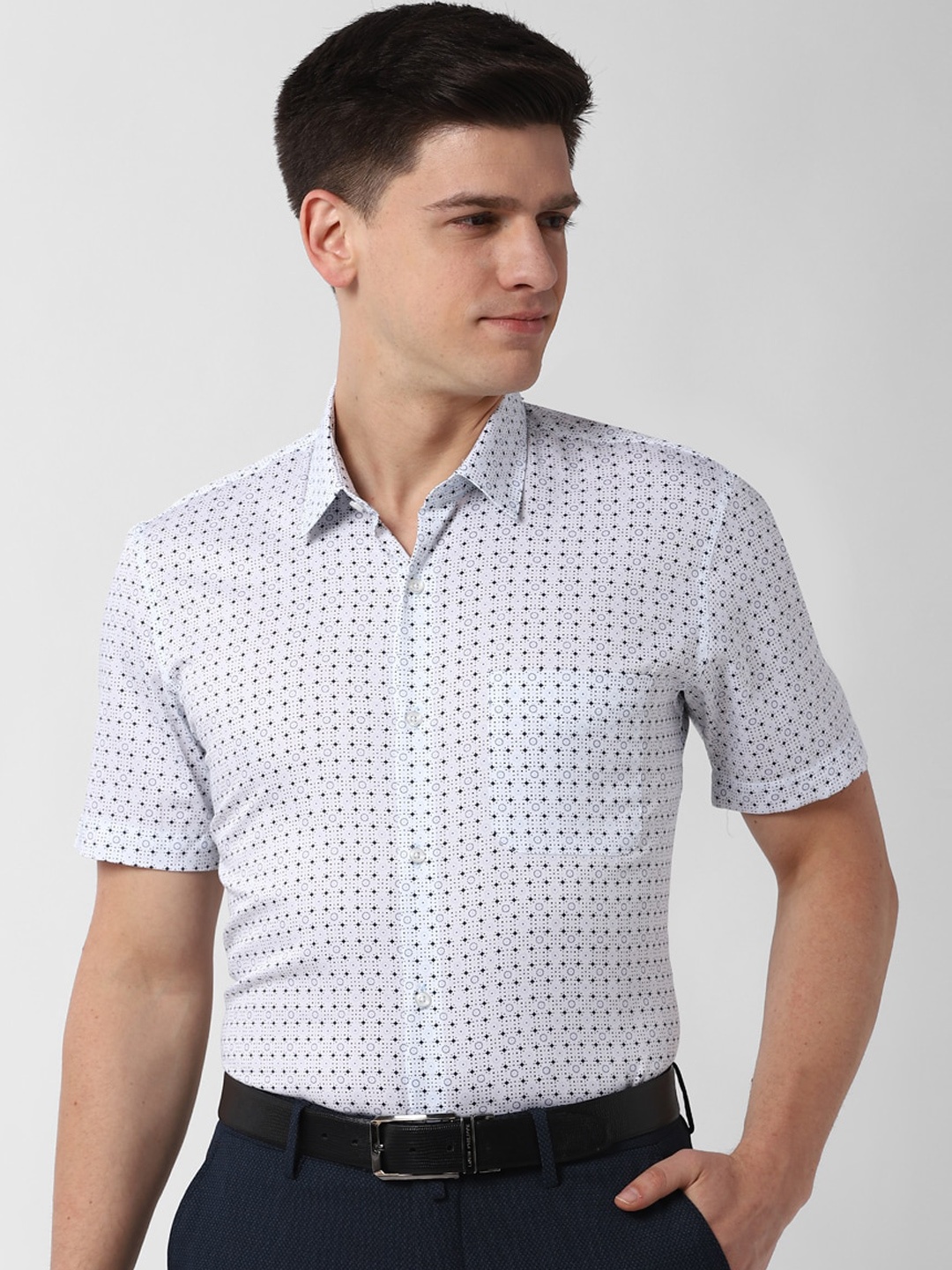 

Peter England Men White Slim Fit Printed Casual Shirt