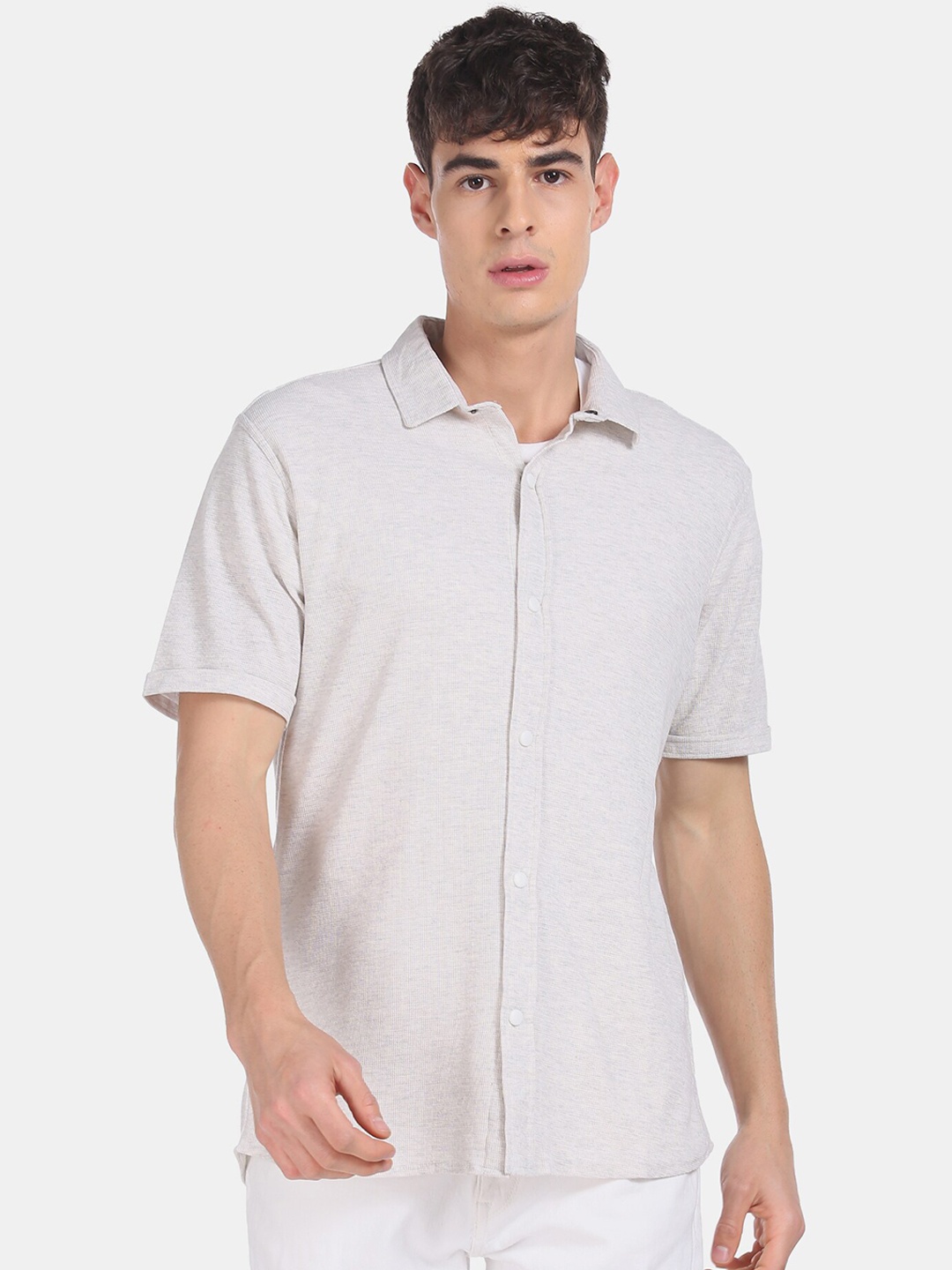 

Colt Men Grey Regular Fit Solid Casual Shirt