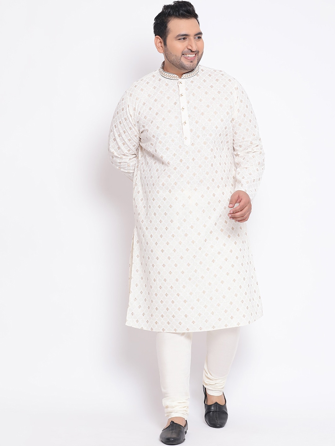 

KISAH PLUS Men Plus Size White Printed Kurta with Churidar