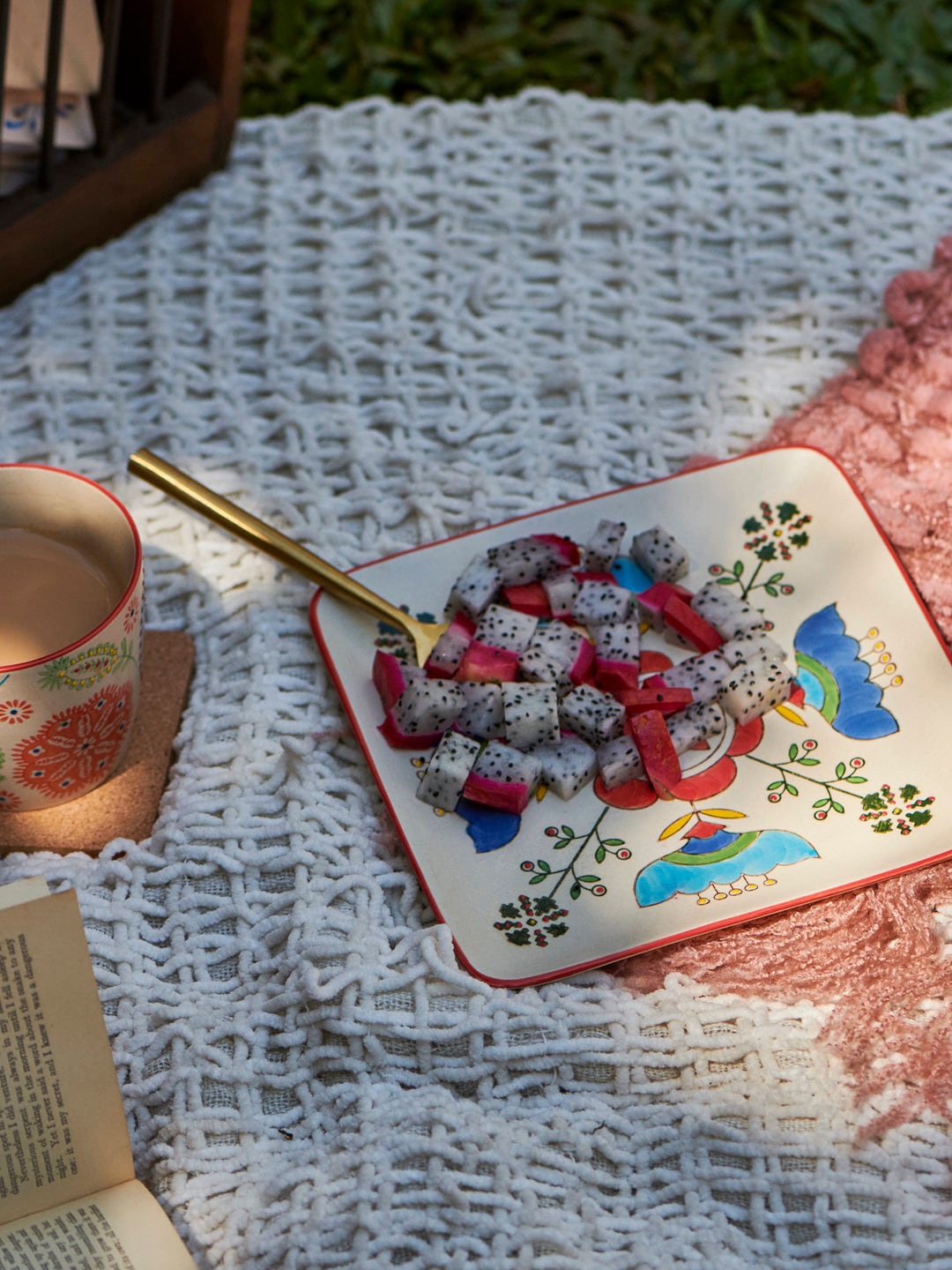 

Chumbak White & Blue Vintage Cross-Stitch Printed Platter