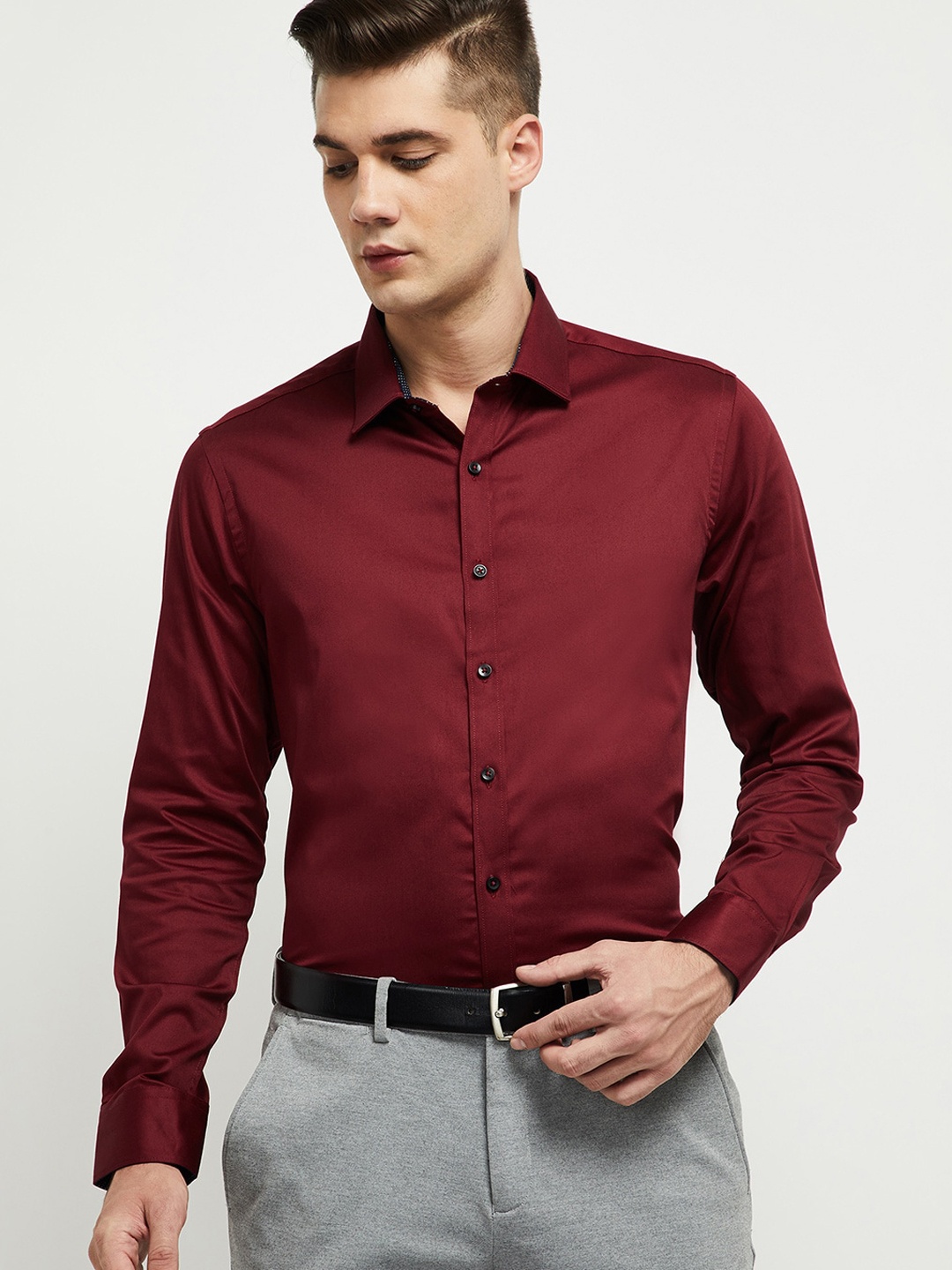 

max Men Maroon Regular Fit Solid Casual Shirt