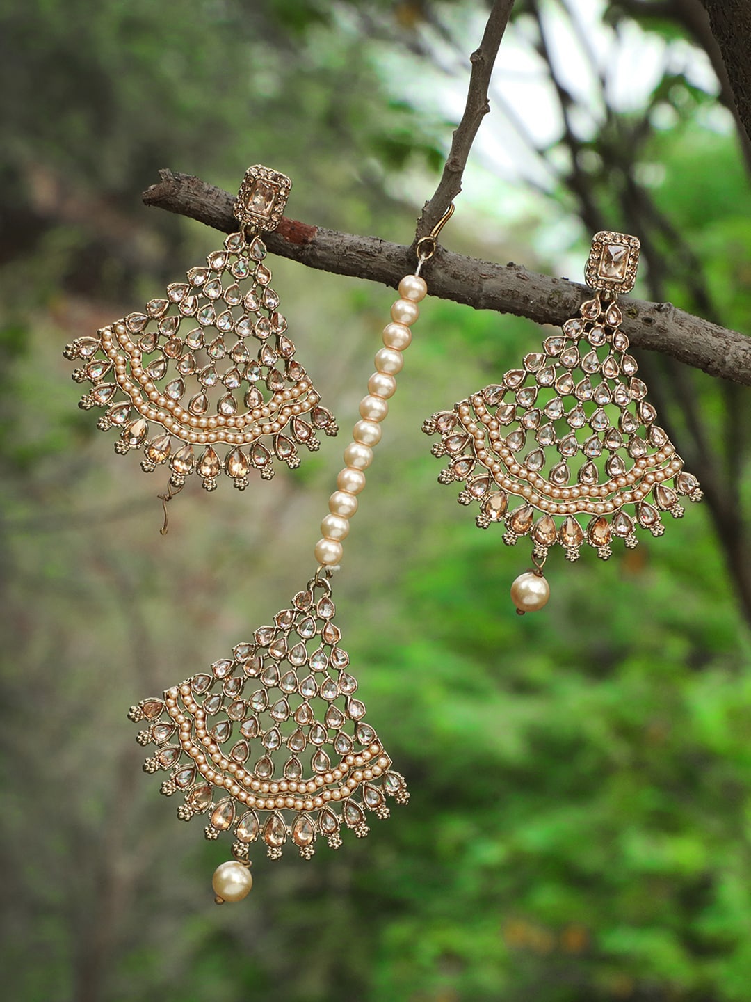 

Adwitiya Collection Off White Gold-Plated Handcrafted Sustainable Jewellery Set