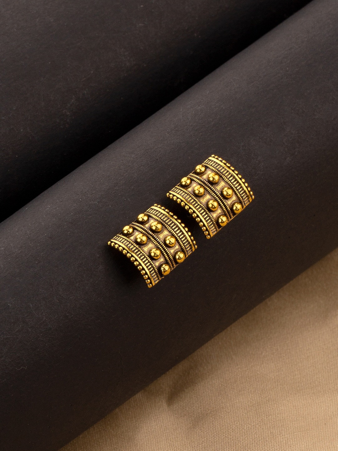 

Voylla Gold-Toned Square Studs
