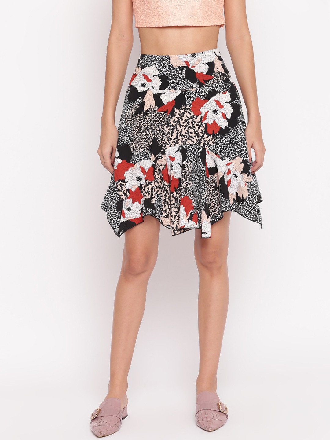 

TRENDY DIVVA Women Black & Cream-Coloured Floral Printed Flared Knee-Length Skirt