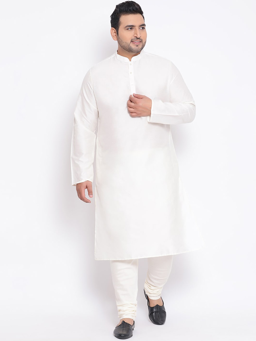 

KISAH PLUS Men Cream-Coloured Solid Kurta with Churidar