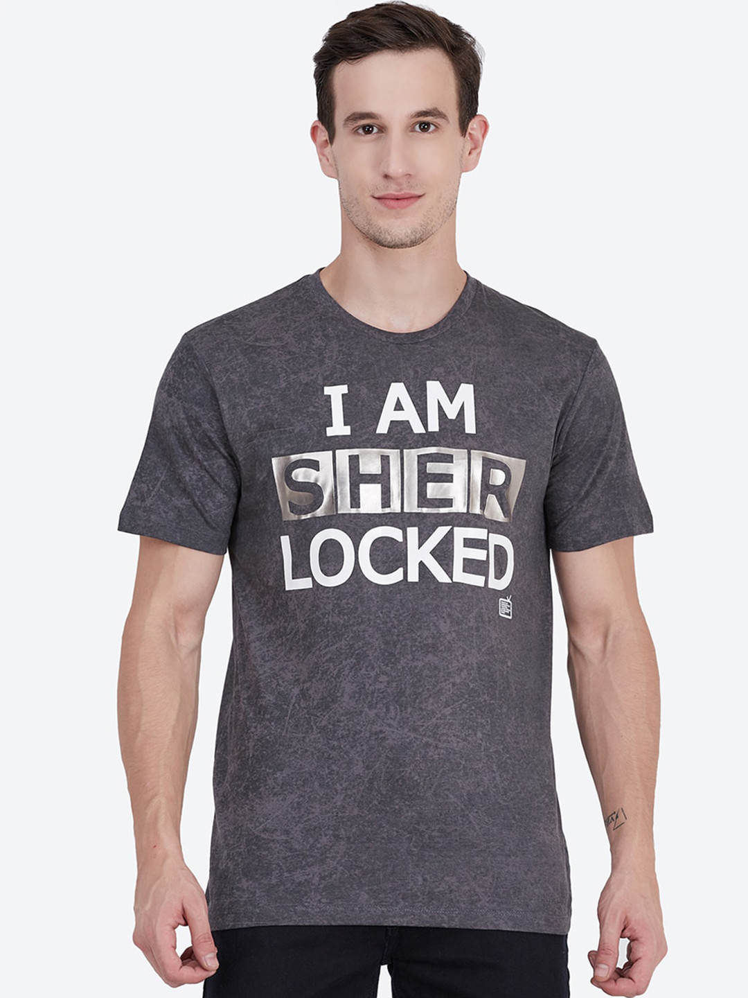 

Free Authority Men Grey Sherlock Holmes Printed Round Neck Cotton Pure Cotton T-shirt