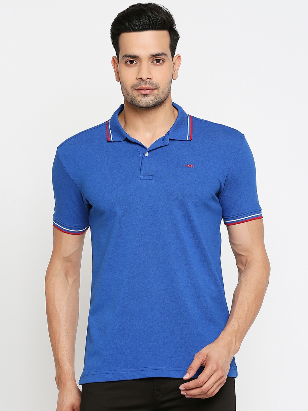 

Mufti Men Blue Slim Fit Solid Polo Collar T-shirt
