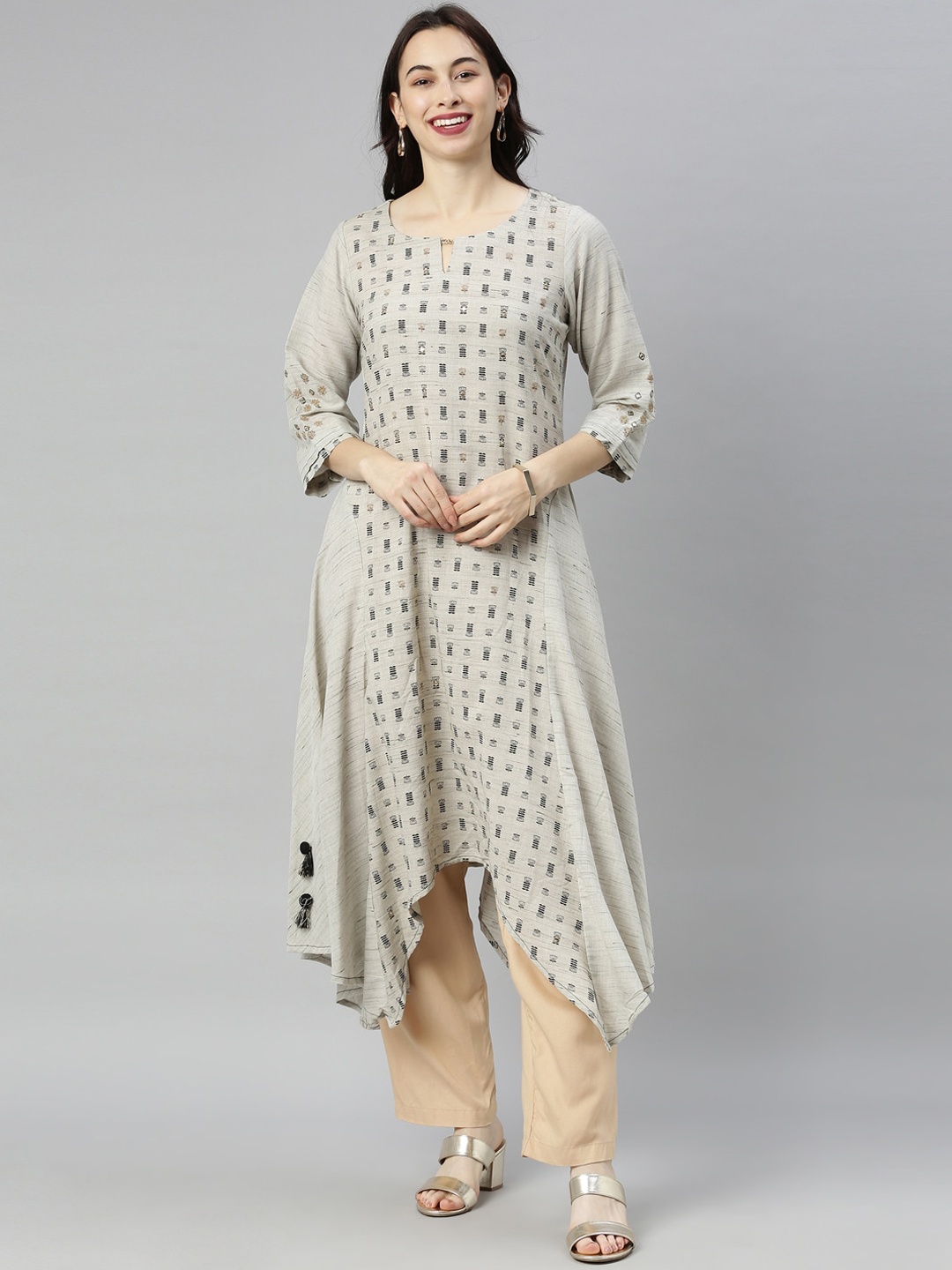 

Neerus Women Grey Ethnic Motifs Printed Keyhole Neck Kurta