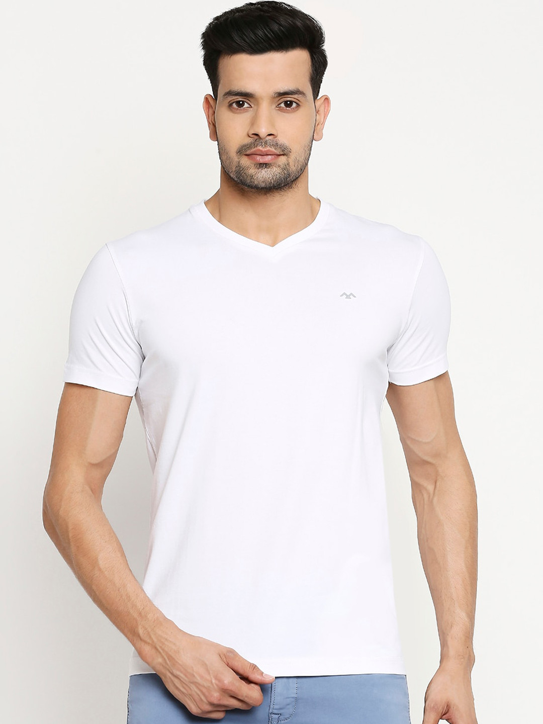 

Mufti Men White Solid V-Neck T-shirt