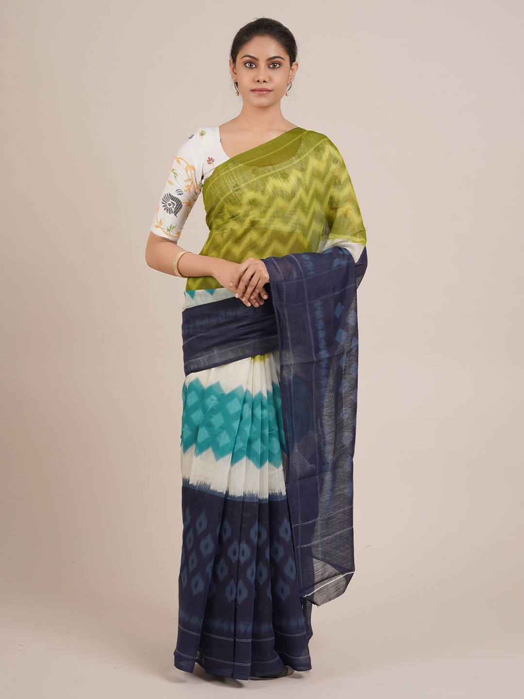 

Pothys Olive Green & White Linen Blend Colourblocked Saree